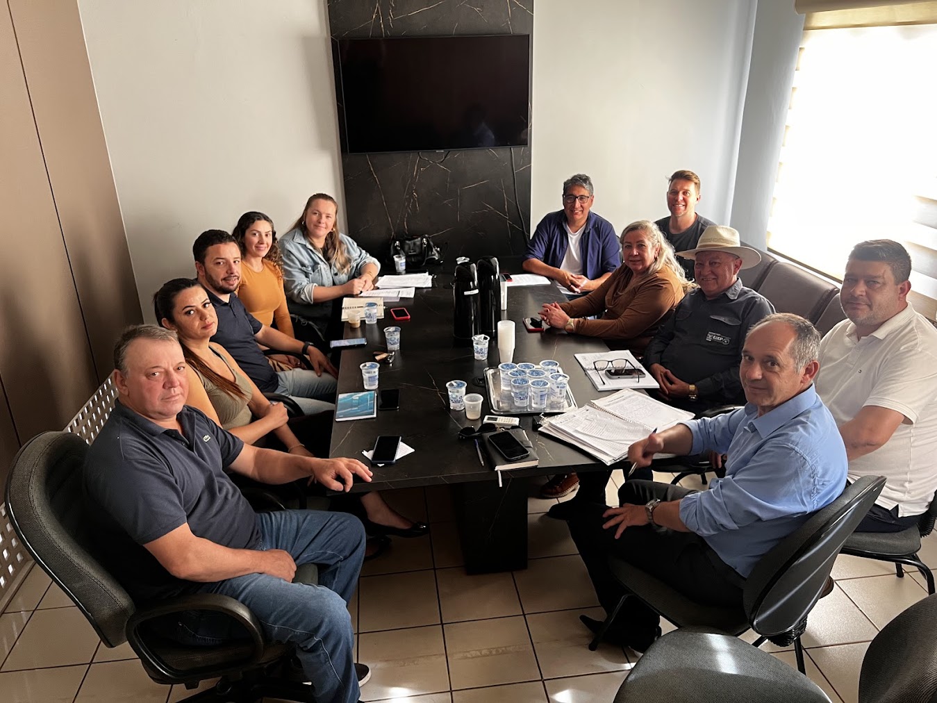 Câmara e Secretaria Municipal de Saúde realizam reunião para esclarecimentos sobre sistemas, atendimentos e gestão dos serviços