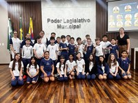 Câmara Municipal recebe alunos do 3º ano do Colégio São Bento em visita institucional